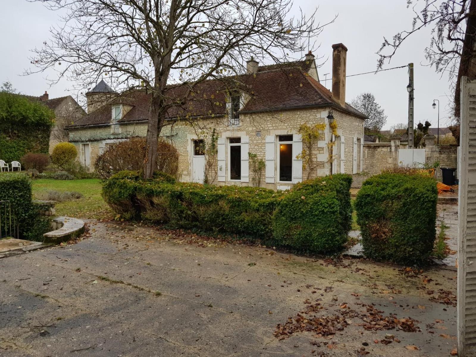 Bed and Breakfast Les Oiseaux De Passage Escolives-Sainte-Camille Exterior foto