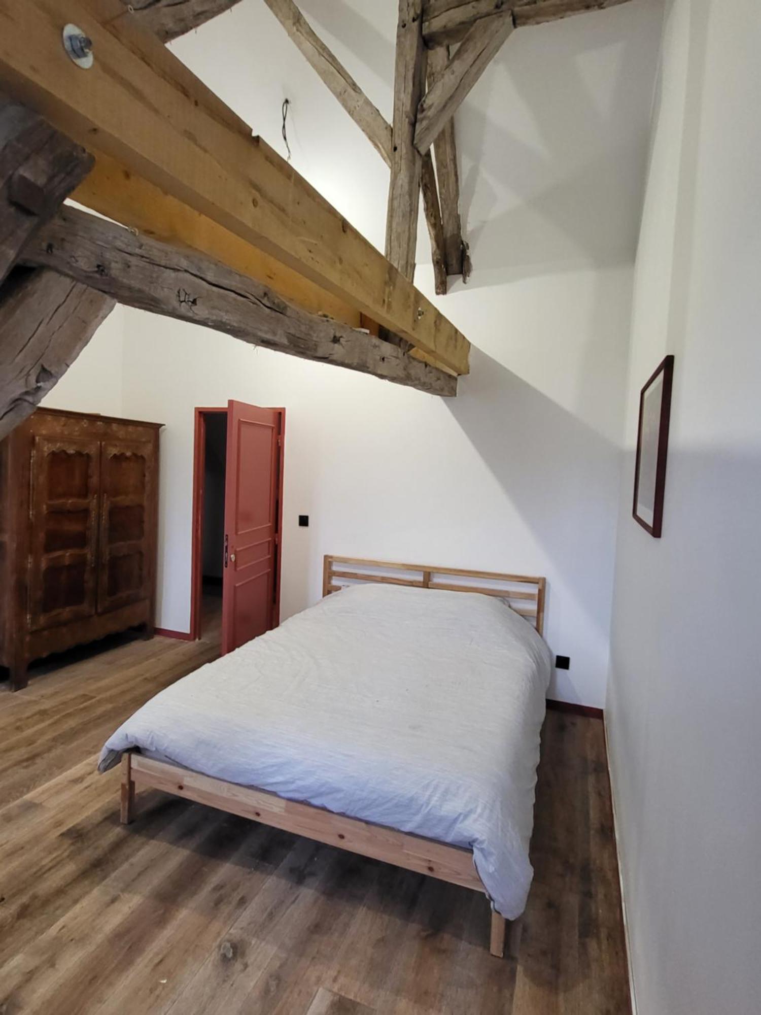 Bed and Breakfast Les Oiseaux De Passage Escolives-Sainte-Camille Exterior foto